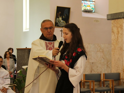 FOTO: Krizma u župi Rama Šćit