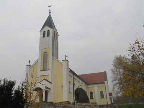 FOTO: Ramljaci na druženju kod Mladena Papka, iločkog vinara ramskih korijena