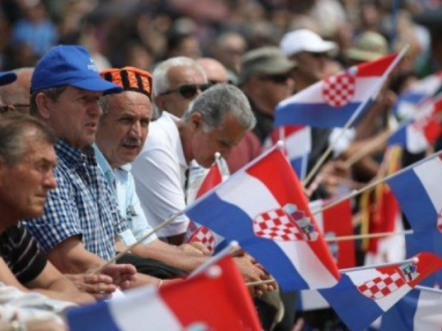 U pritvoru u Klangenfurtu pet Hrvata zbog isticanja zabranjenih simbola na Bleiburgu