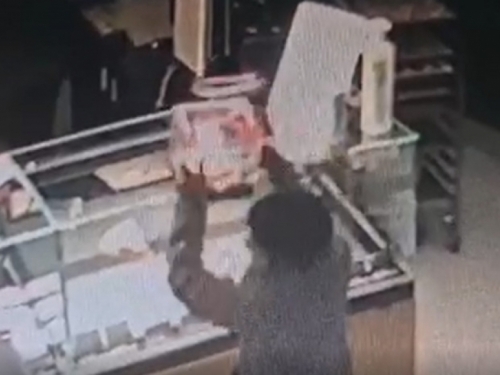 Maloljetnici ukrali kutiju s novcem za ''Pomozi.ba'' iz zeničke pekare ''Mlinar''
