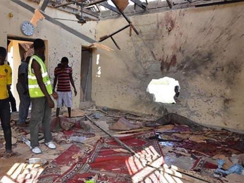 Dvije žene se raznijele u džamiji, poginule 22 osobe