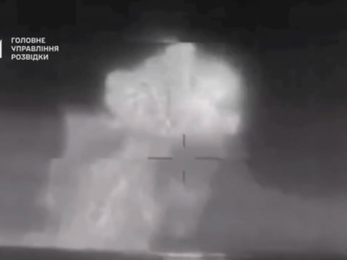 Ukrajinci objavili trenutak udara u veliki ruski desantni brod