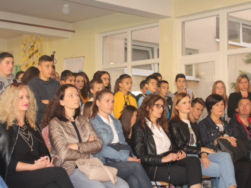 FOTO: Učenici ramskih Osnovnih škola posjetili Uzdol