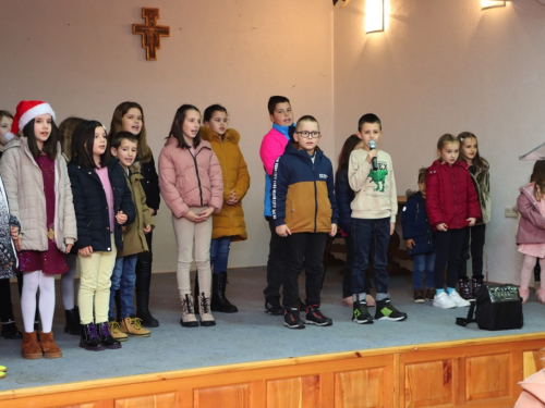 FOTO: Sv. Nikola i ove godine razveselio djecu u župi Rama-Šćit