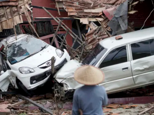 Broj poginulih od tsunamija u Indoneziji porastao na 222