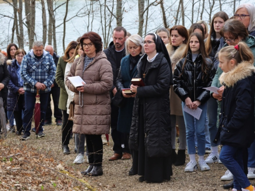 FOTO: Put križa kroz fratarski gaj na Šćitu