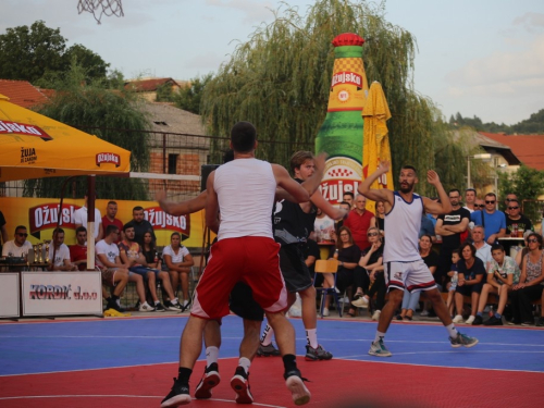 FOTO: Ekipa ''Makarska 3x3'' pobjednik 19. Streetball Rama 2021.