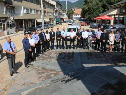 FOTO: Polaganjem vijenaca i svečanom sjednicom započelo obilježavanje Dana općine