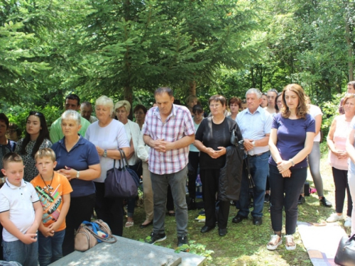 FOTO: Jubilarno 20. hodočašće na grob svećenika mučenika fra Stjepana Barišića