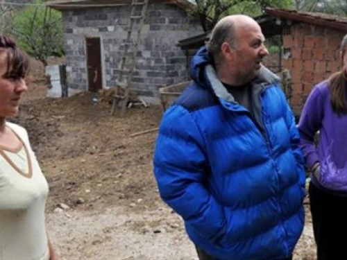 Bosanac prkosi zakonima – živi s dvije žene, ima i dvije bivše, a sa svima desetoro djece!