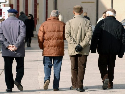 Umirovljenici ostaju u prvom redu plaćanja, nakon njih idu branitelji, invalidi i ostali