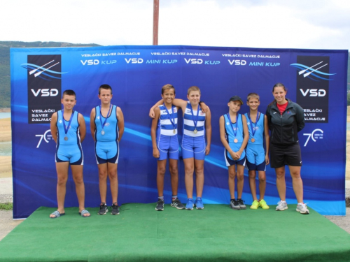 FOTO: Na Ramskom jezeru održana 10. veslačka regata