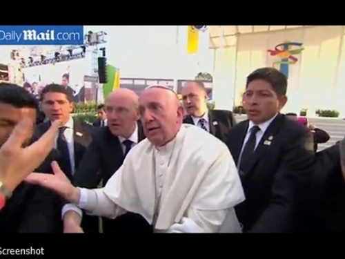 Papa Franjo zagalamio na vjernike