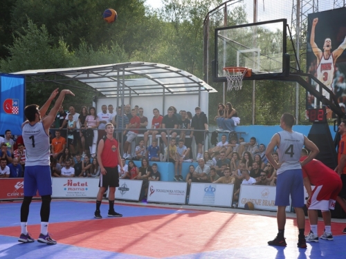 FOTO: Tim ''GOLD UNIST'' iz Splita pobjednik 21. Streetball Rama - Davor Ivančić Dačo