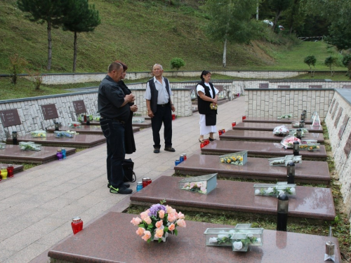 FOTO/VIDEO: Na Uzdolu obilježena 23. obljetnica stravičnog pokolja nad Hrvatima