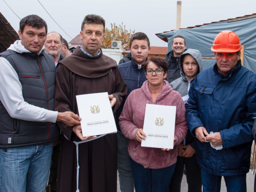 Franjevci Bosne Srebrene nastavljaju i dalje pomagati stradalima u potresu