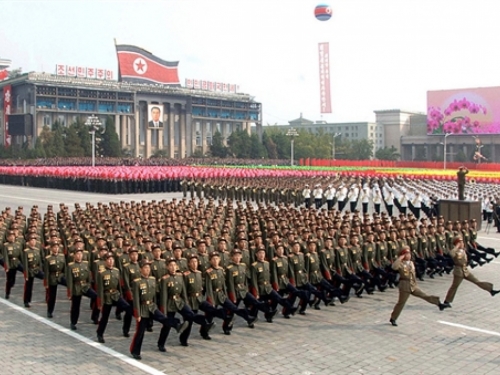 Sjeverna Koreja: Spremni smo potopiti američki nosač aviona