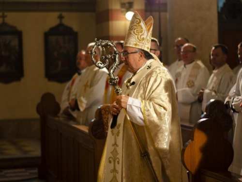 Svečanom misom Puljić proslavio obljetnice života, svećeništva, biskupstva i kardinalstva