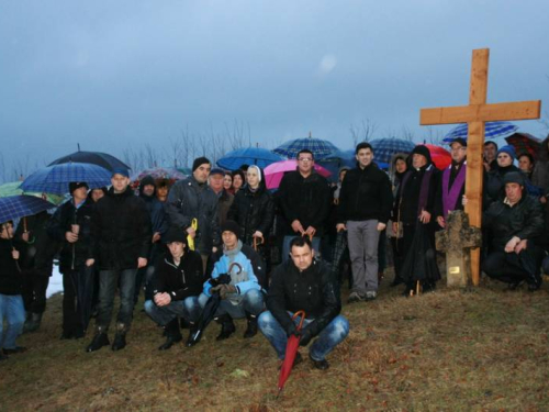 FOTO: Provincijal fra Lovro Gavran predvodio misu i Križni put na Uzdolu