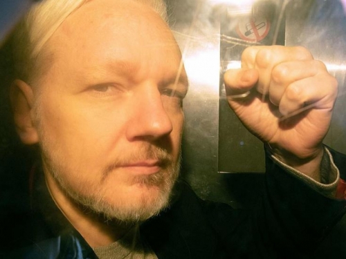 SAD obznanio 17 optužnica protiv Assangea