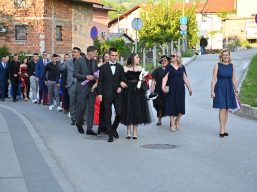 Uskoplje ispratilo 63 maturanta, među njima i 16 iz Prozora-Rame