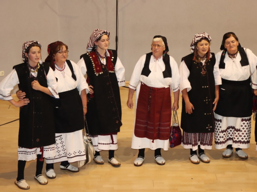 FOTO/VIDEO: Škola folklora u Prozoru koncertom predstavila svoj rad