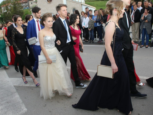 FOTO/VIDEO: Matura 2017. - Defile mladosti na ulicama Prozora