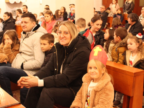 FOTO: Sv. Nikola posjetio župu Prozor