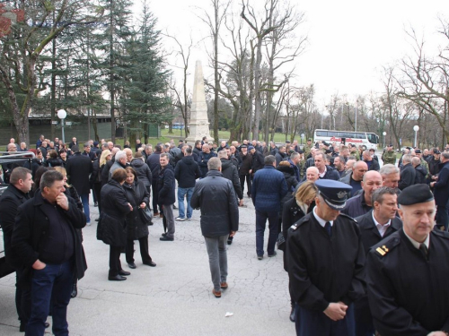FOTO: Na Mirogoju sahranjen pukovnik Ante Pavlović
