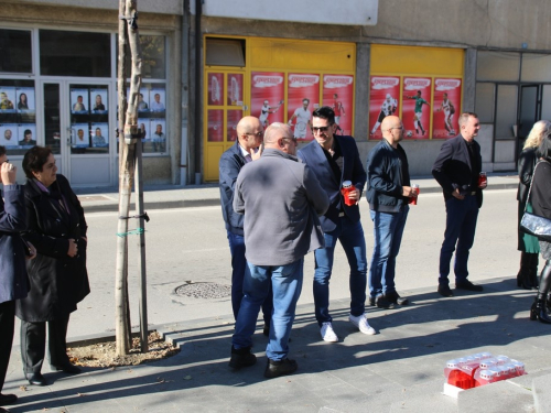 FOTO: Povodom Svih svetih u Prozoru zapaljene svijeće za poginule i preminule branitelje