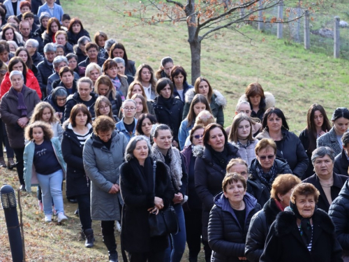 FOTO: Put križa kroz fratarski gaj na Šćitu