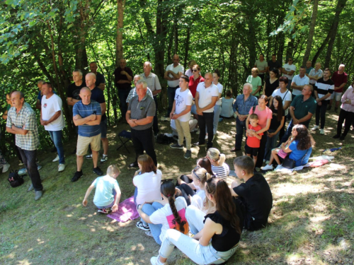 FOTO: Hodočašće na grob fra Stjepana Barišića u župi Uzdol