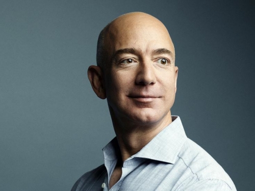 Bezos se povlači s čelnog mjesta Amazona