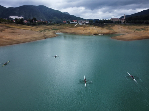 FOTO: Na Ramskom jezeru održana 10. veslačka regata