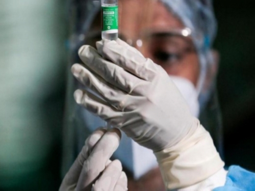 Velika Britanija pokreće istraživanje o trećoj dozi cjepiva
