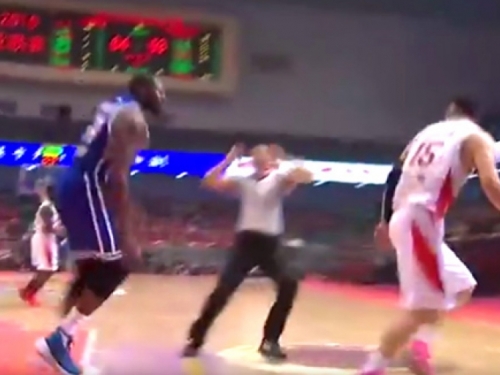 VIDEO: Košarkaš spašavao glavu