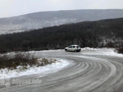 Snježne padavine usporavaju promet u višim predjelima