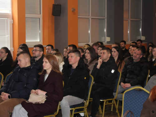 FOTO: Tečaj priprave za brak u župi Gračac