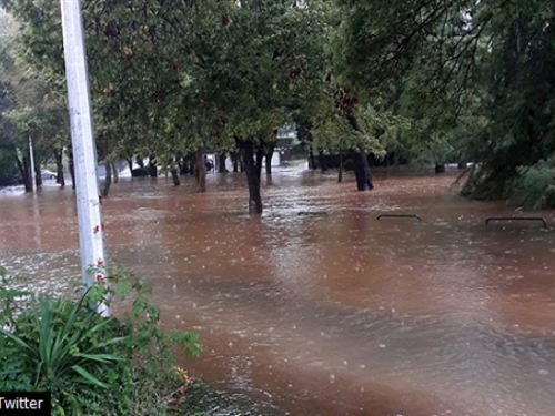 Zadar pod vodom: Dijelovi grada bez struje, škole otkazale nastavu