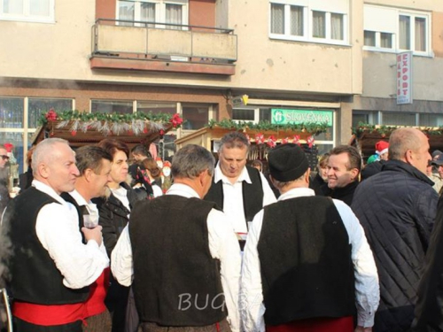 Predstavom 'Rodijaci' u izvedbi HNK Mostar svečano je zatvoren Treći Bugojanski božićni sajam