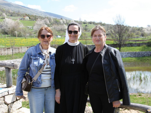 FOTO: Druženje Rumbočana i sv. misa na Zahumu
