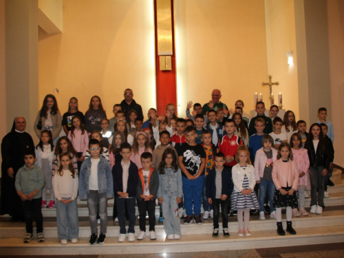 FOTO: Blagoslov prvašića u župi Prozor
