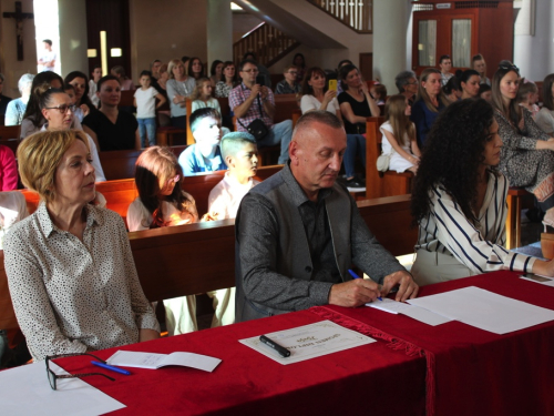 FOTO: U Prozoru održan 18. festival duhovne glazbe ''Djeca pjevaju Isusu''