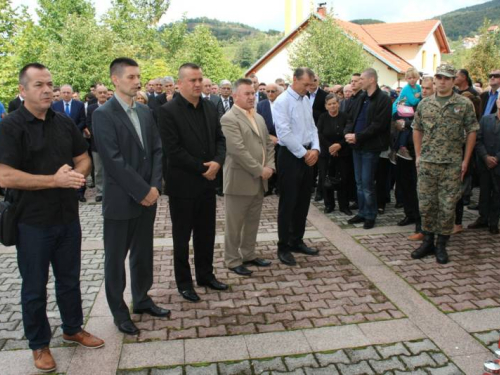 FOTO: 21. obljetnica stradanja Hrvata na Uzdolu