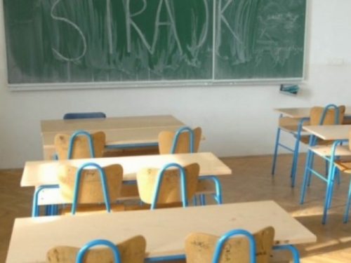 U osnovnim školama HNŽ-a održan štrajk upozorenja