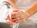 Žene temeljitije peru ruke od muškaraca