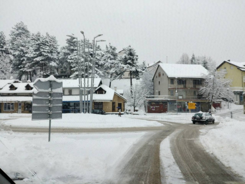 FOTO: U Rami napadalo 30 cm novog snijega