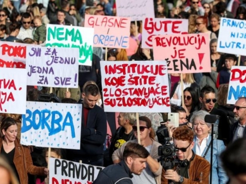 Prosvjedi u Hrvatskoj: ''Odgajajmo dječake da poštuju žene, odgajajmo djevojčice da poštuju sebe"