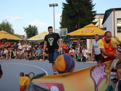 FOTO: Druga večer Streetball turnira u Prozoru