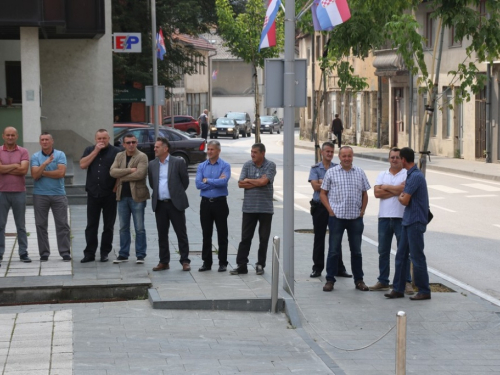 FOTO: Polaganjem vijenaca i svečanom sjednicom započelo obilježavanje Dana općine